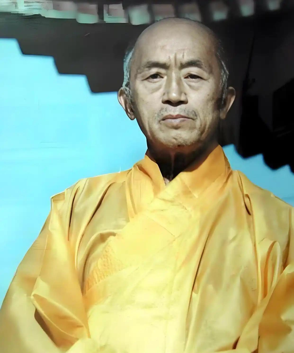 曾经的少林寺“方丈”——海登法师海登法师自幼习武，擅长“二指禅”（甚至“一指禅