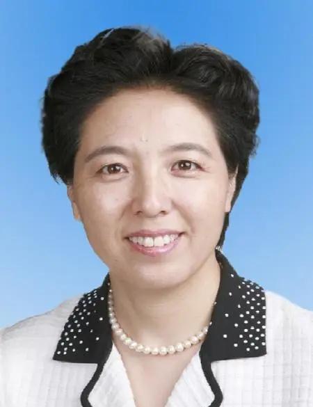 年纪轻轻就参加工作的乌兰，下个月过63周岁生日，正常情况还有两年就可以退休了。