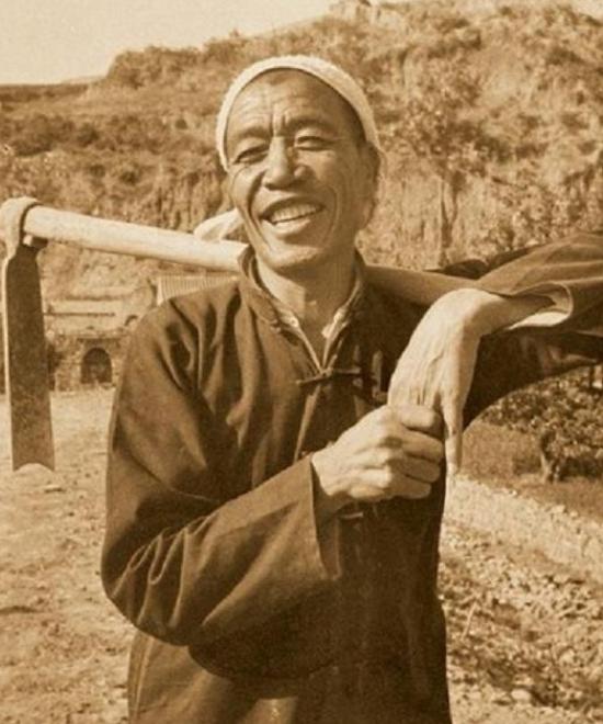 1980年，陈永贵辞去国务院副总理职位。临行前，向华国锋辞别，忍不住感叹：除了毛