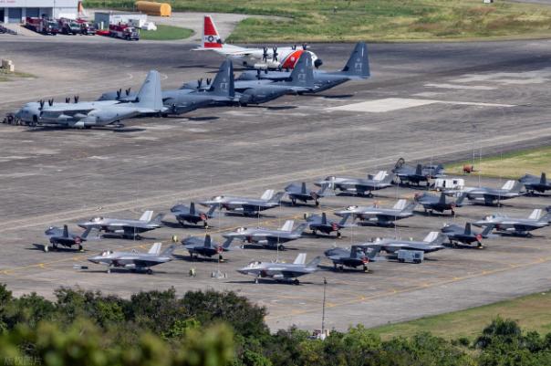 伊朗这次危险了！4月12号那天，特朗普直接放话了，一点都不藏着掖着，他当着所