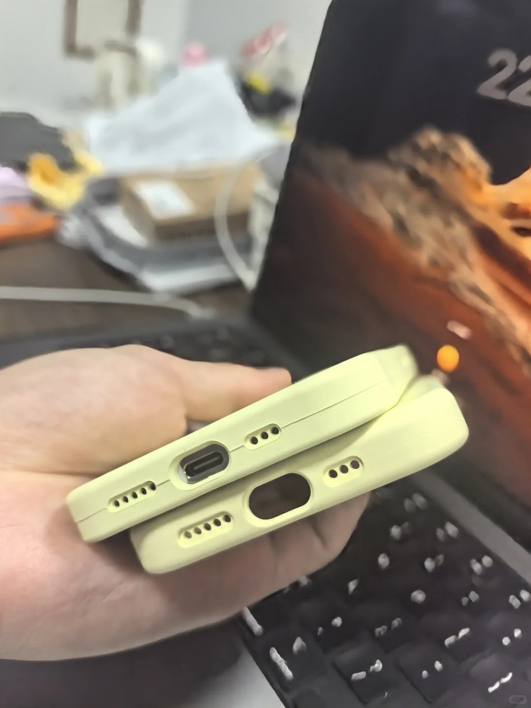 #便宜和贵的手机壳差别在哪#一分钱一分货！九块九和三四十块的硅胶壳，你一眼就能看出区别！我都是在PD
