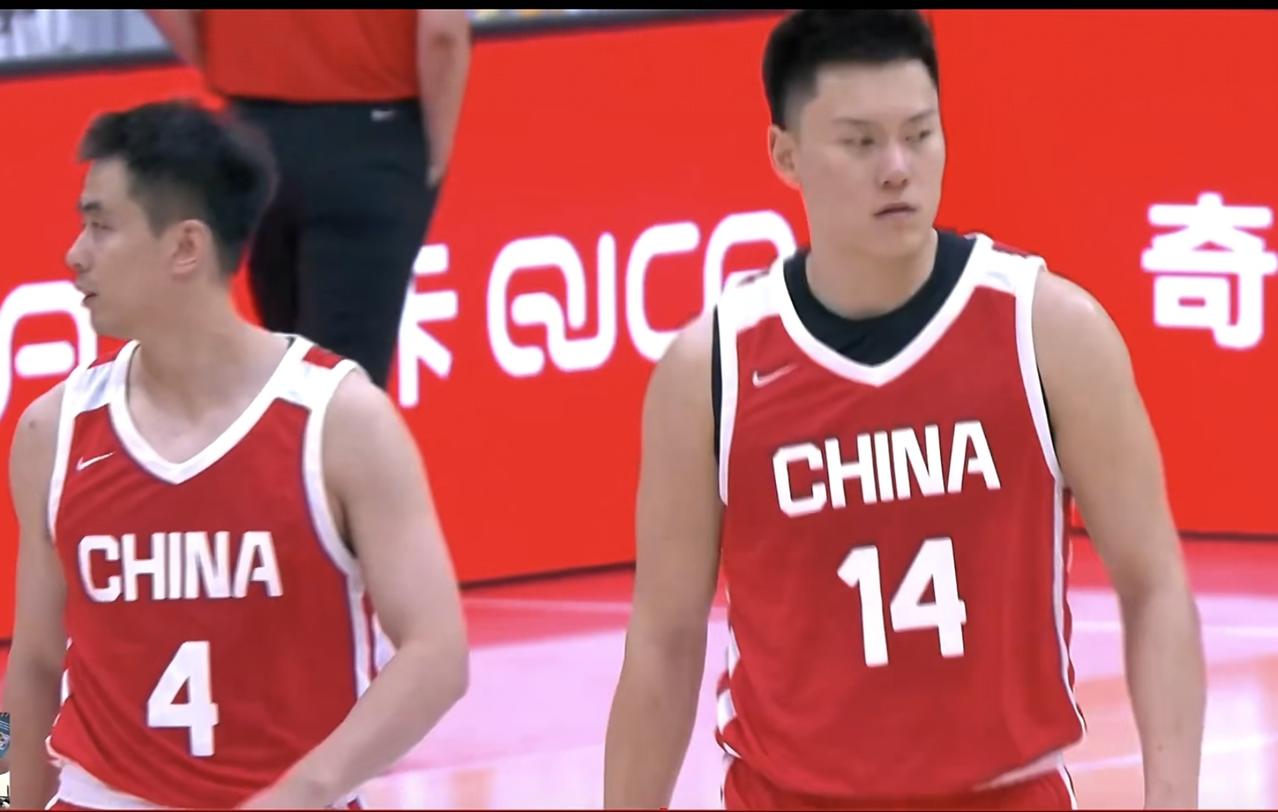 看了昨晚中国男篮打乌拉圭的比赛，把人气零干了！中国男篮简直就是在胡打瞎打！首先是
