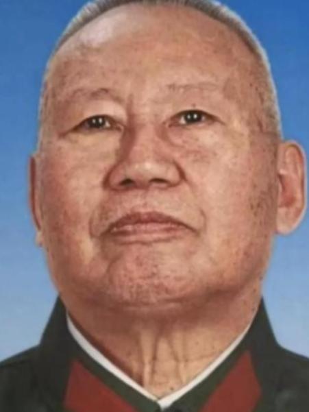 1978年，空军副司令张积慧被撤职，关两年后转业降六级，到成都420厂当副厂长，