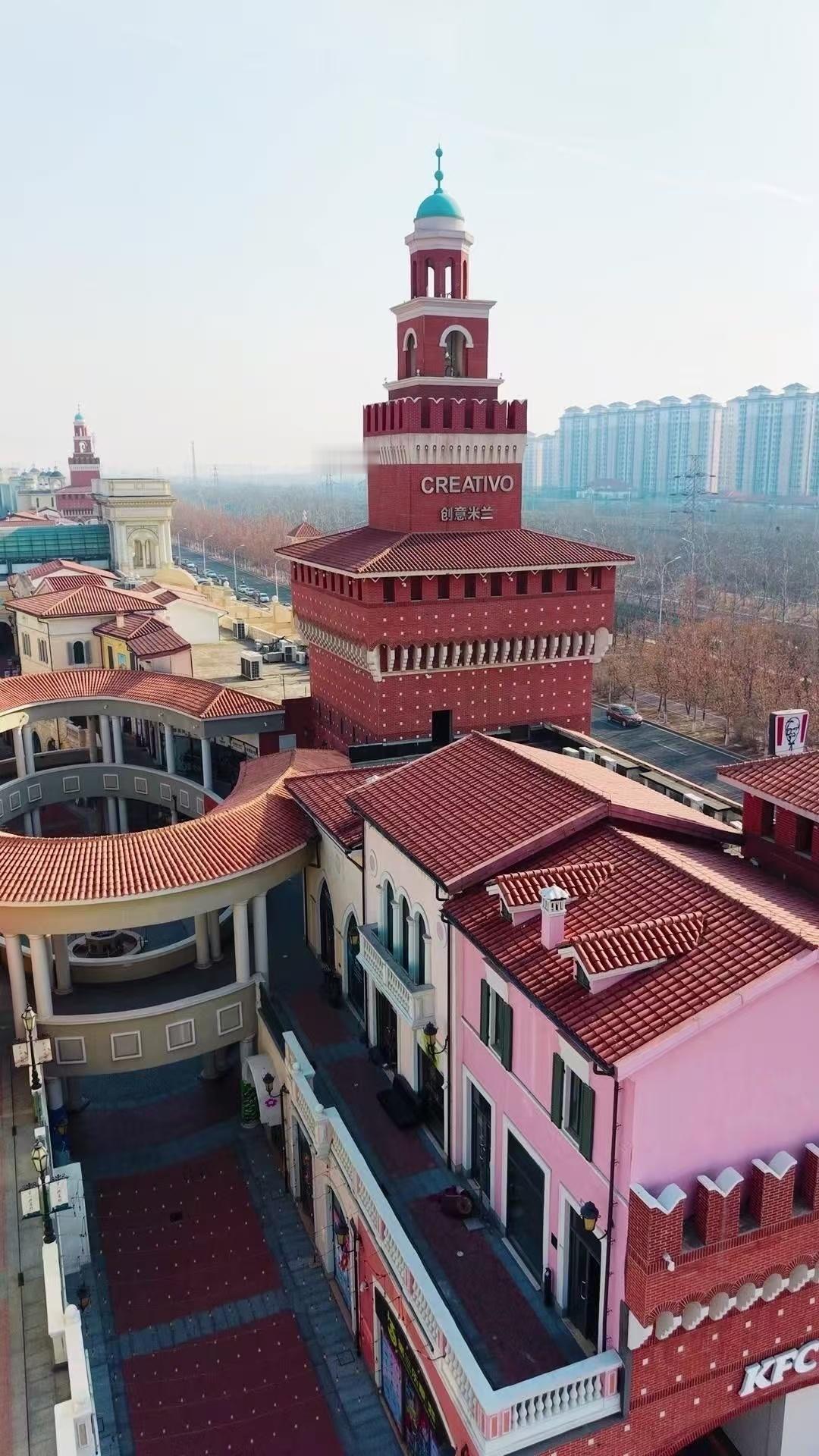 V1飞驰意气昂，杨村古镇韵悠长。景区踏雪寻梅处，树下山楂醉暖阳。天津武清幸福迎