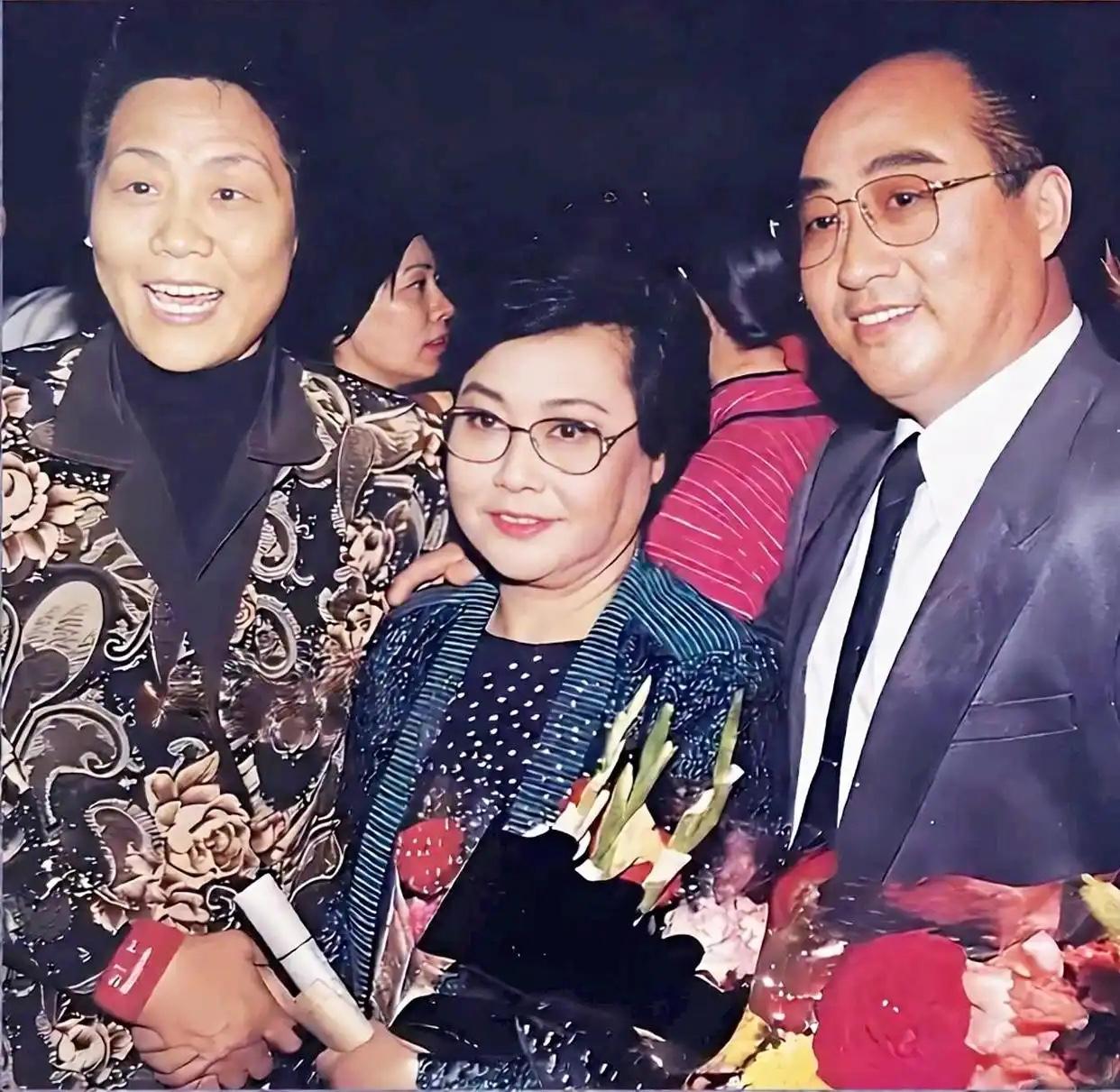 庄则栋落难人人避而远之，郭兰英太原摆下三桌酒当众发声：他是我弟弟曾经的庄则栋