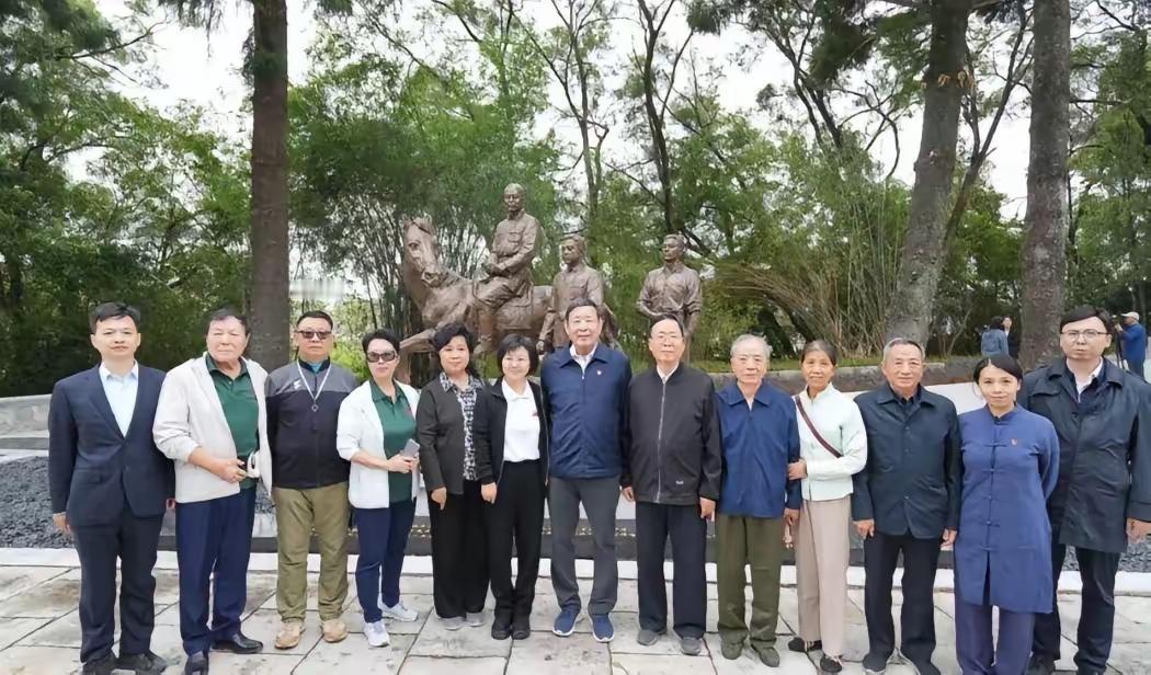 东海小组的后人们最近又聚在一起了。这次是在福州和宁波镇海。吴石、朱枫、陈宝仓