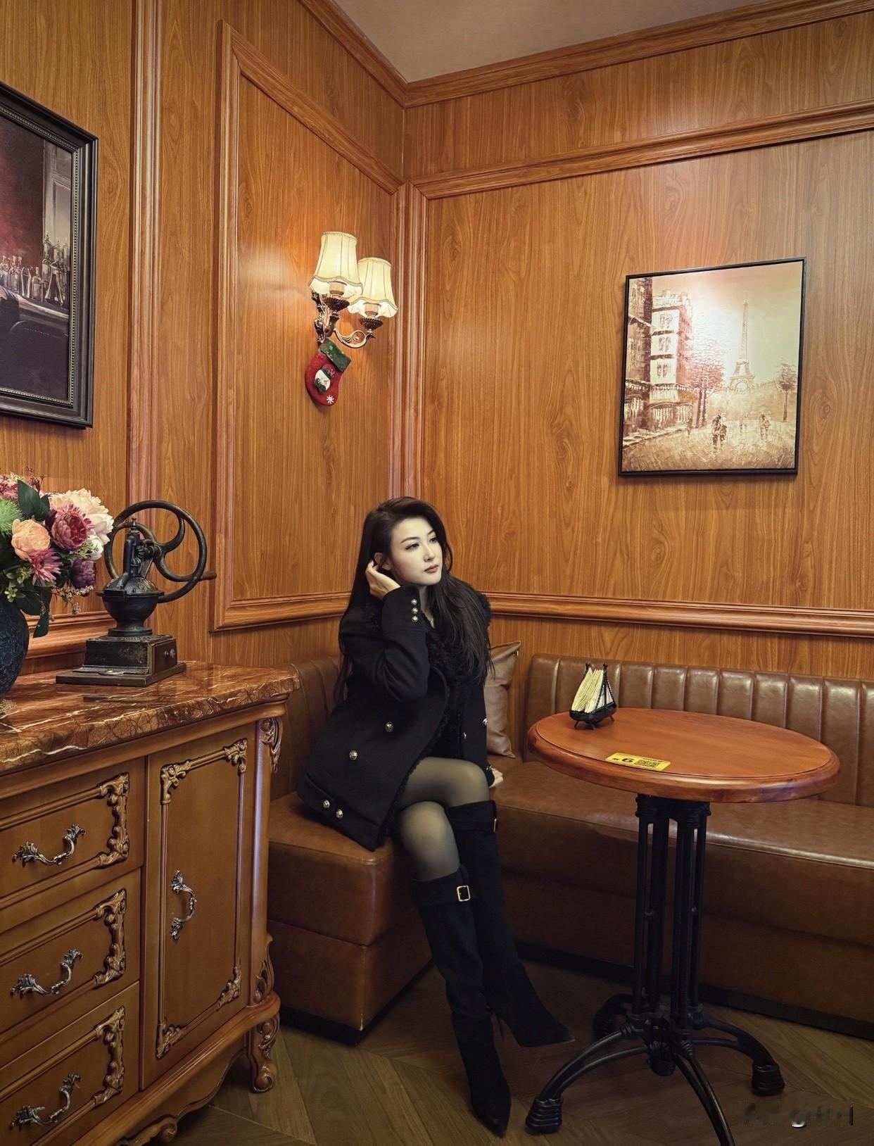 你觉得多大年龄的女人最有魅力35岁的女人，对生活有自己的理解，魅力在于沉稳。