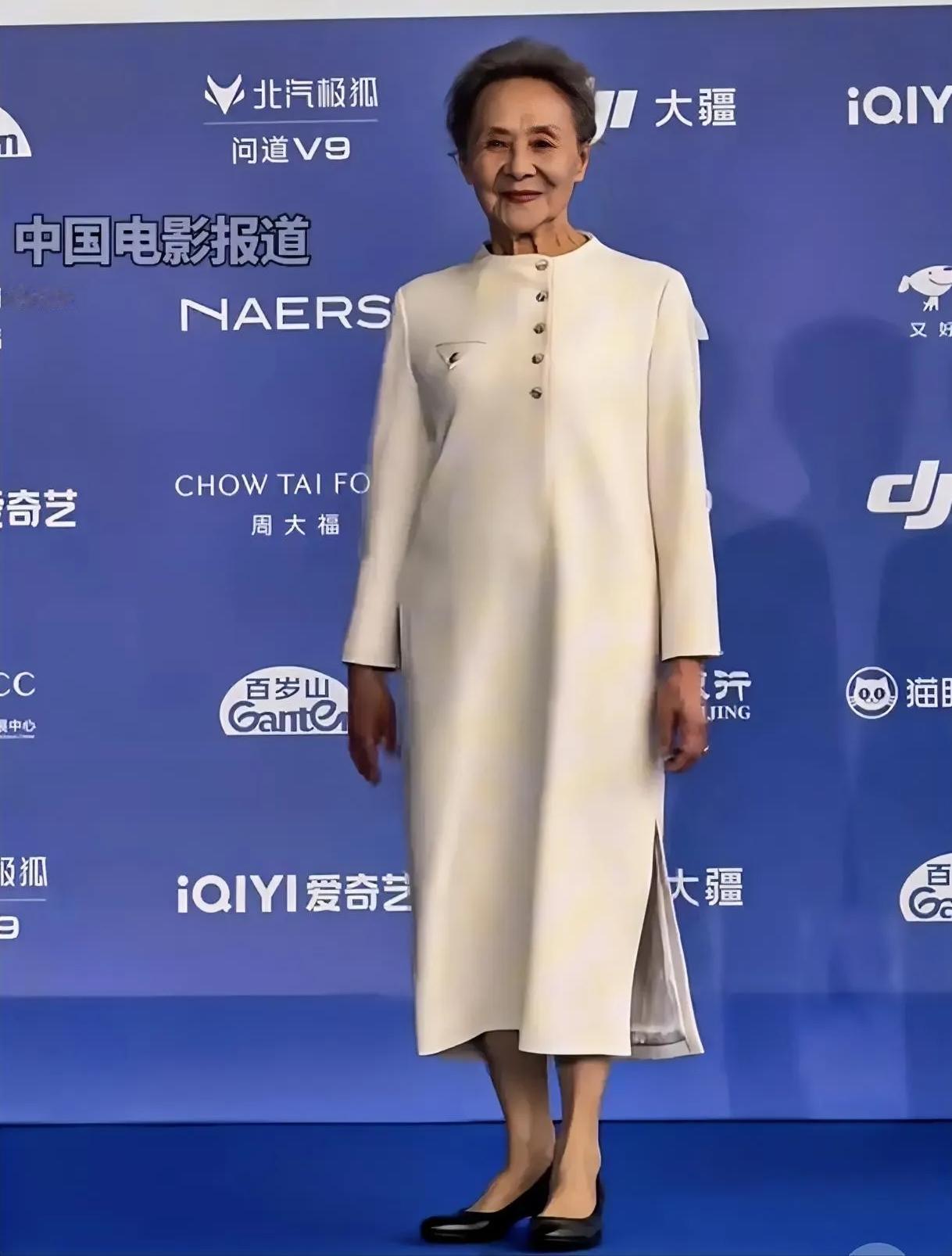 大家有没有觉得，吴彦姝越来越不对劲了，倒不是因为她变老了，而是87岁的她居然还这