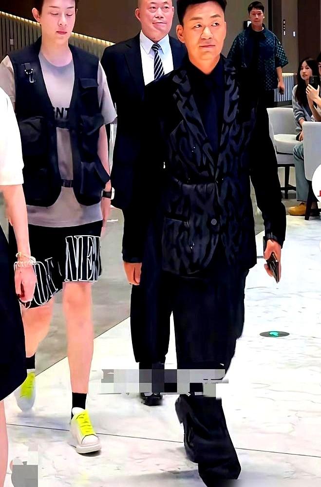 什么叫现实！马蓉那边终于松口说自己什么都没了，而王宝强这边正忙着给新电影拉投资