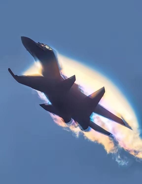 原来去年两岸真的差点打起来！2月11日外媒爆料，中国大陆解放军去年12月底进行围