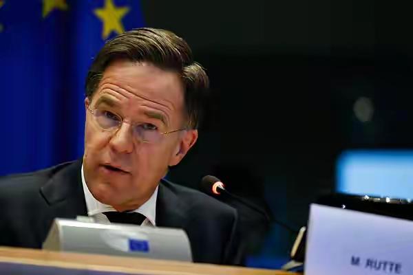 【一记闷棍】当地时间1月26日下午，北约秘书长吕特在欧洲议会回答议员提问时称，