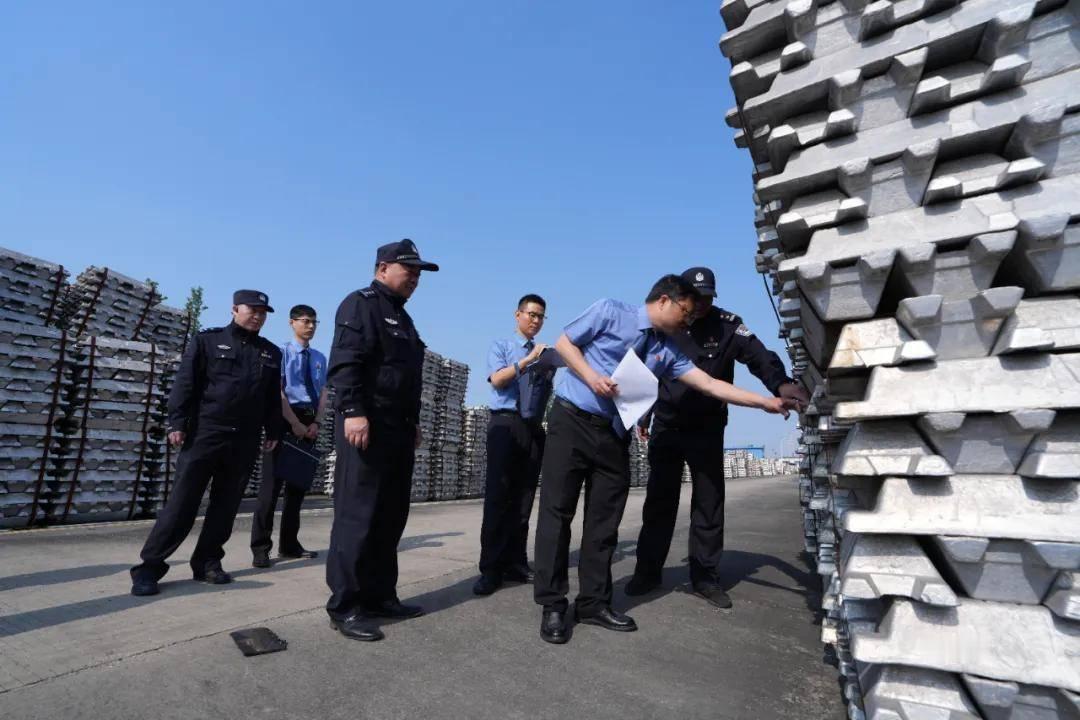 同一堆铝锭，被卖了四十一次，六十八个亿就这么没了。2026年5月，最高检通报：