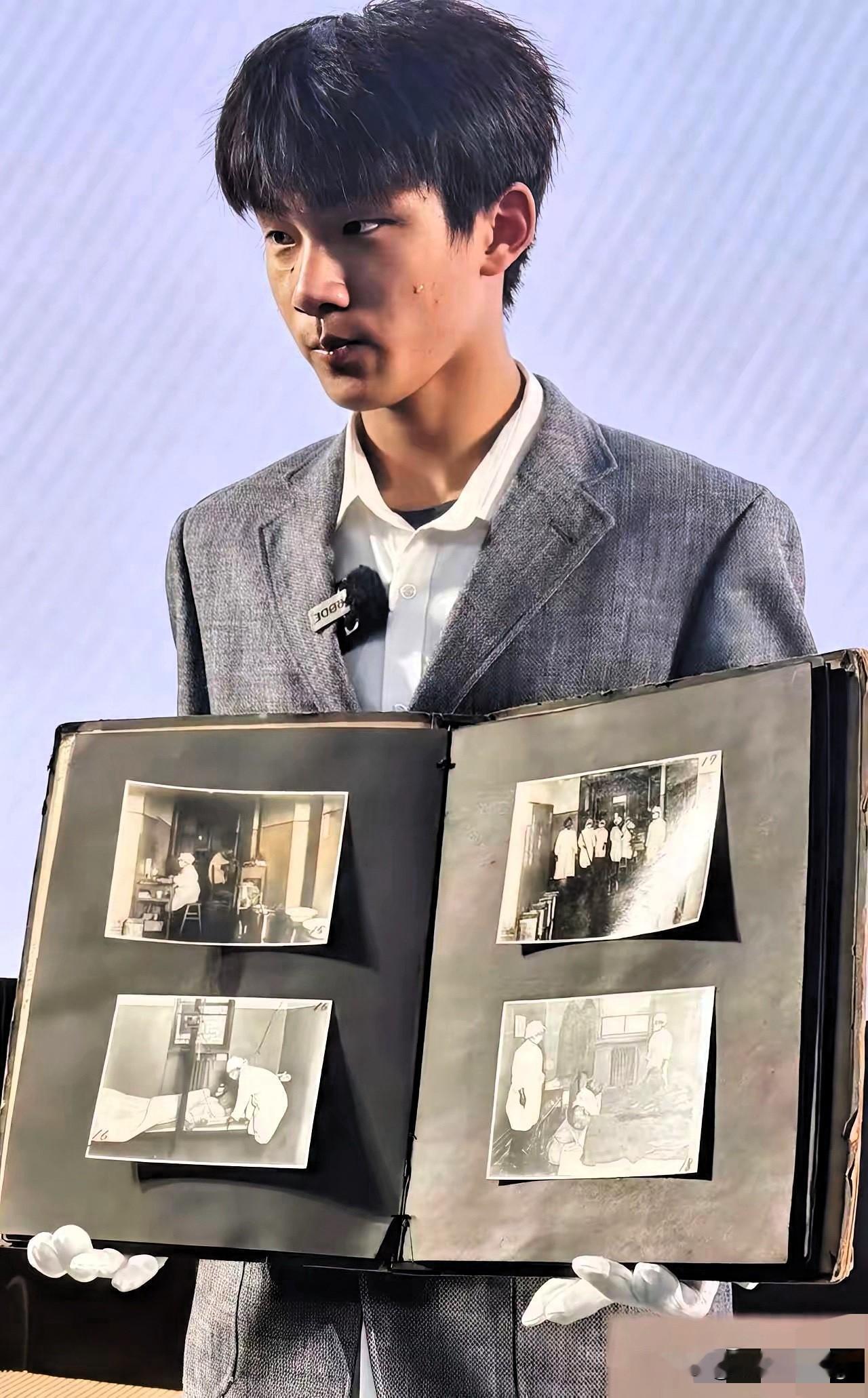 15岁少年的零花钱花得太值了！徐州高一学生于聍鹏用自己攒的钱，买下日军侵华铁证捐