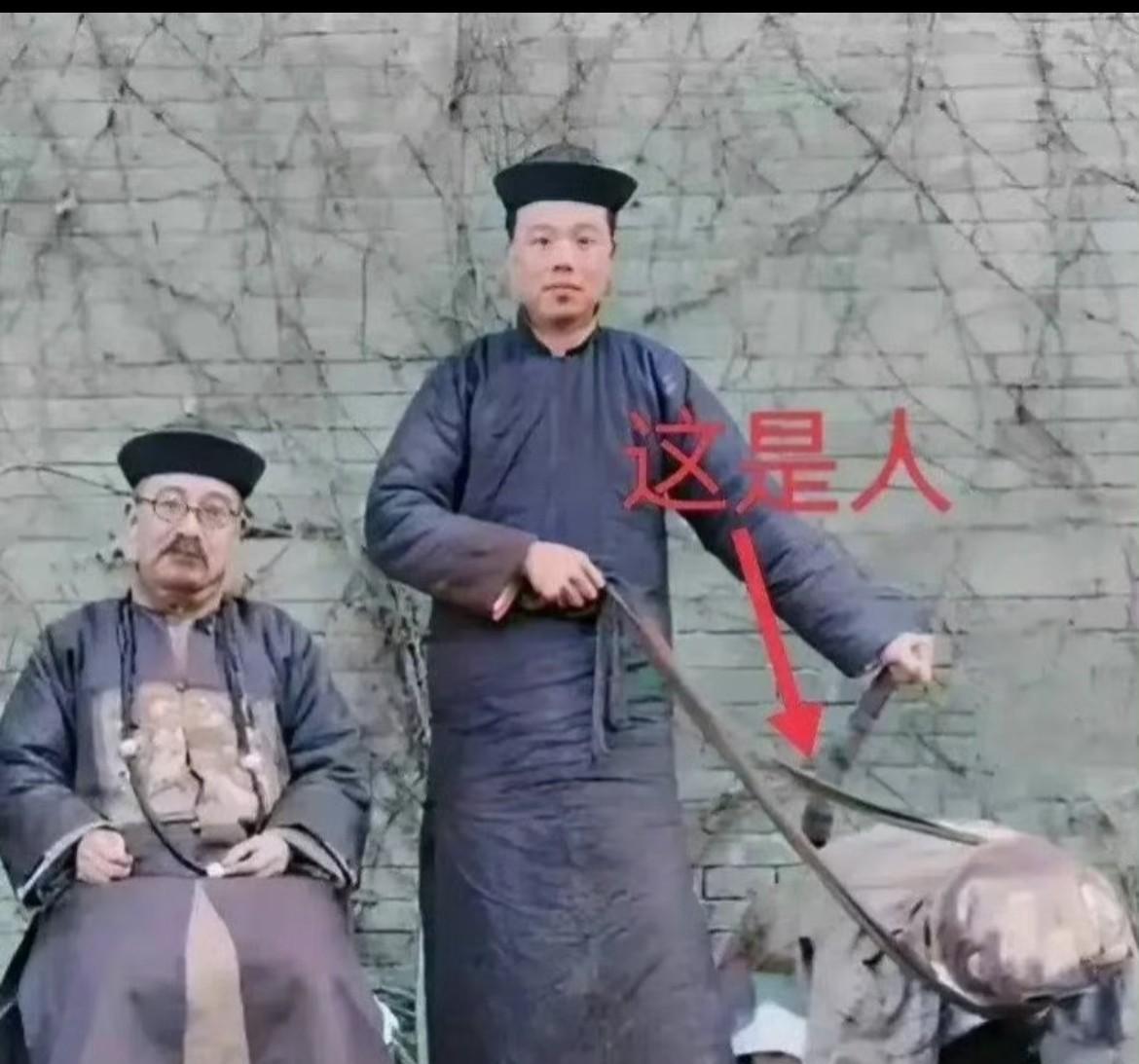 看完之后我终于明白清朝为什么亡了满清之所以在民间名声好的原因，就是满清的遗