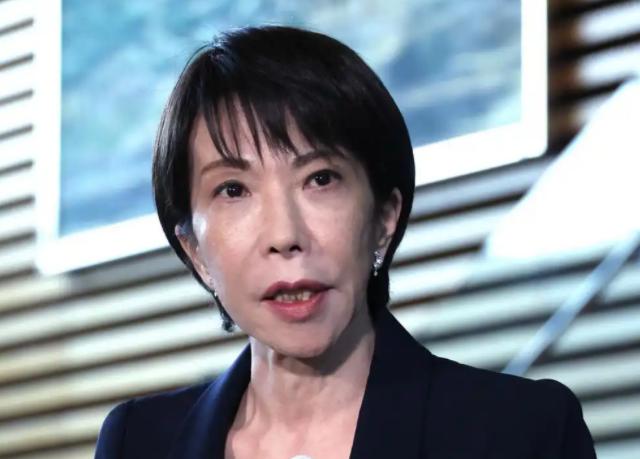 日本这下彻底乱成一锅粥了！一场突如其来的7.7级大地震，不仅震得半个日本天旋地转