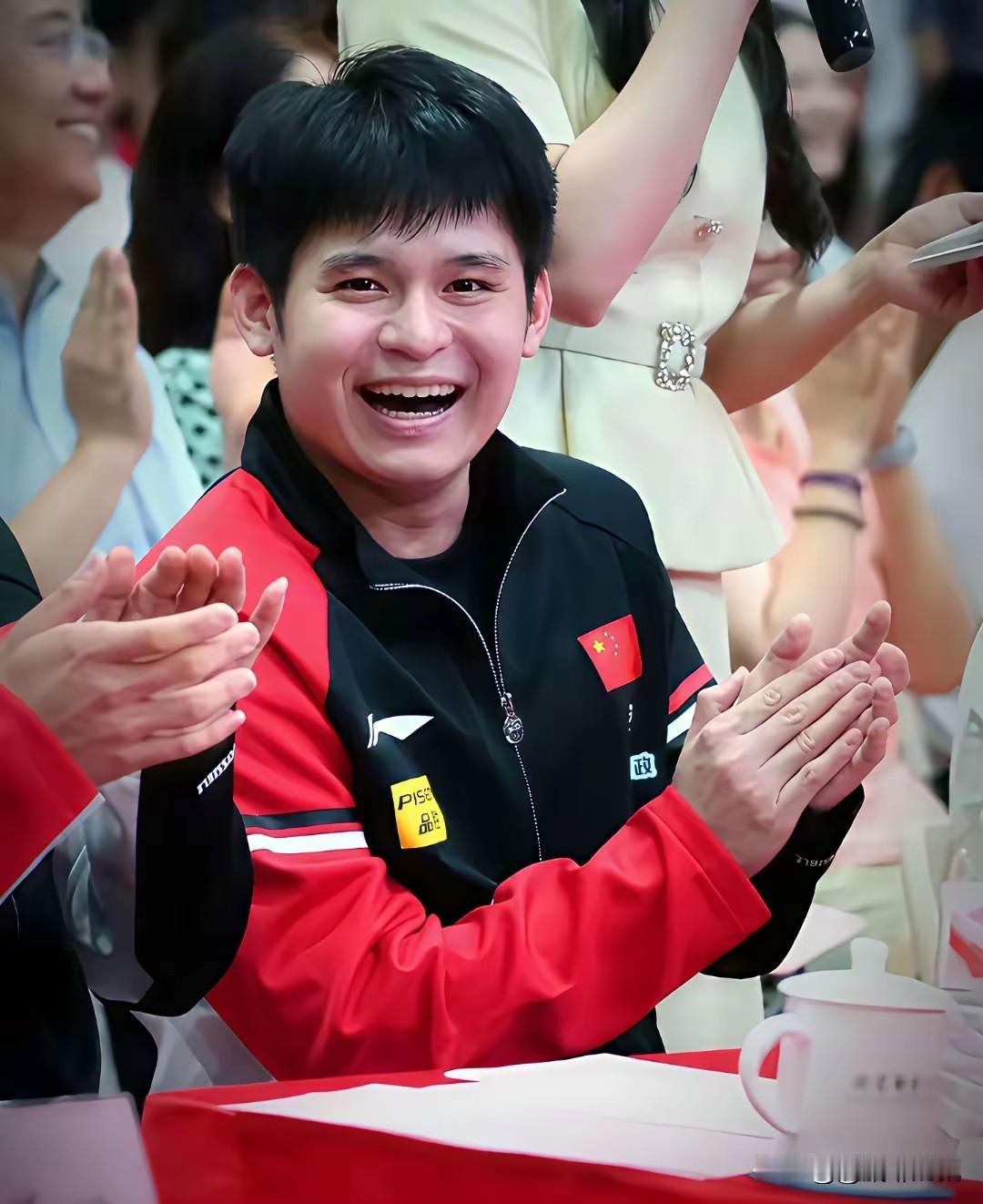 我们错怪林诗栋了。去年蒙彼利埃冠军赛,总耿耿于怀林诗栋与冠军擦肩而过,只拿了