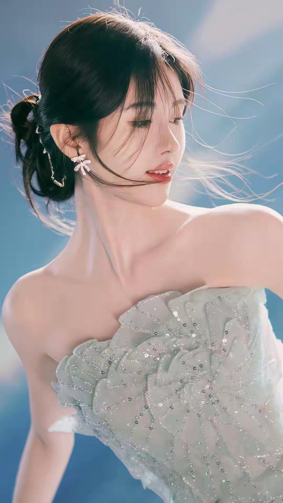 鞠婧祎学生时代哪位老师对你影响最大？