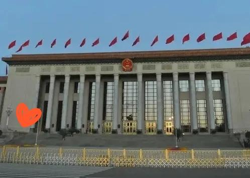 我国有两个军委：1.中华人民共和国中央军事委员会（国家军委），是宪法明确的最