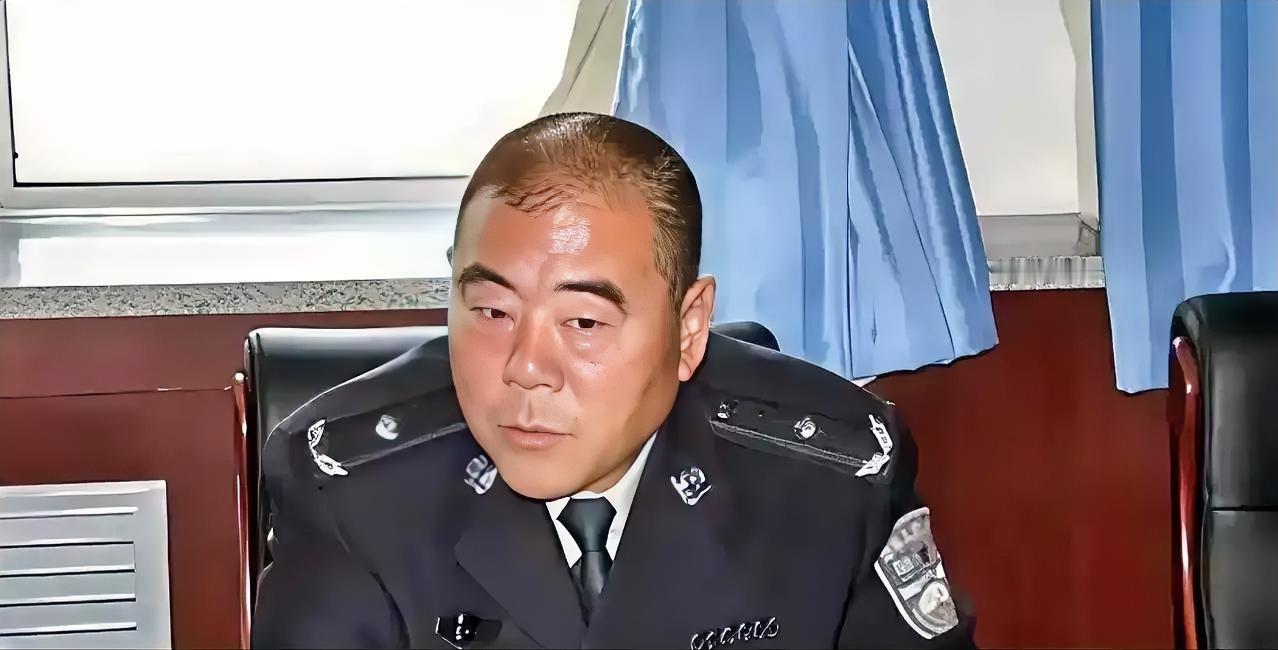 这是呼格吉勒图案原专案组组长、呼和浩特市公安局原副局长冯志明。他搞