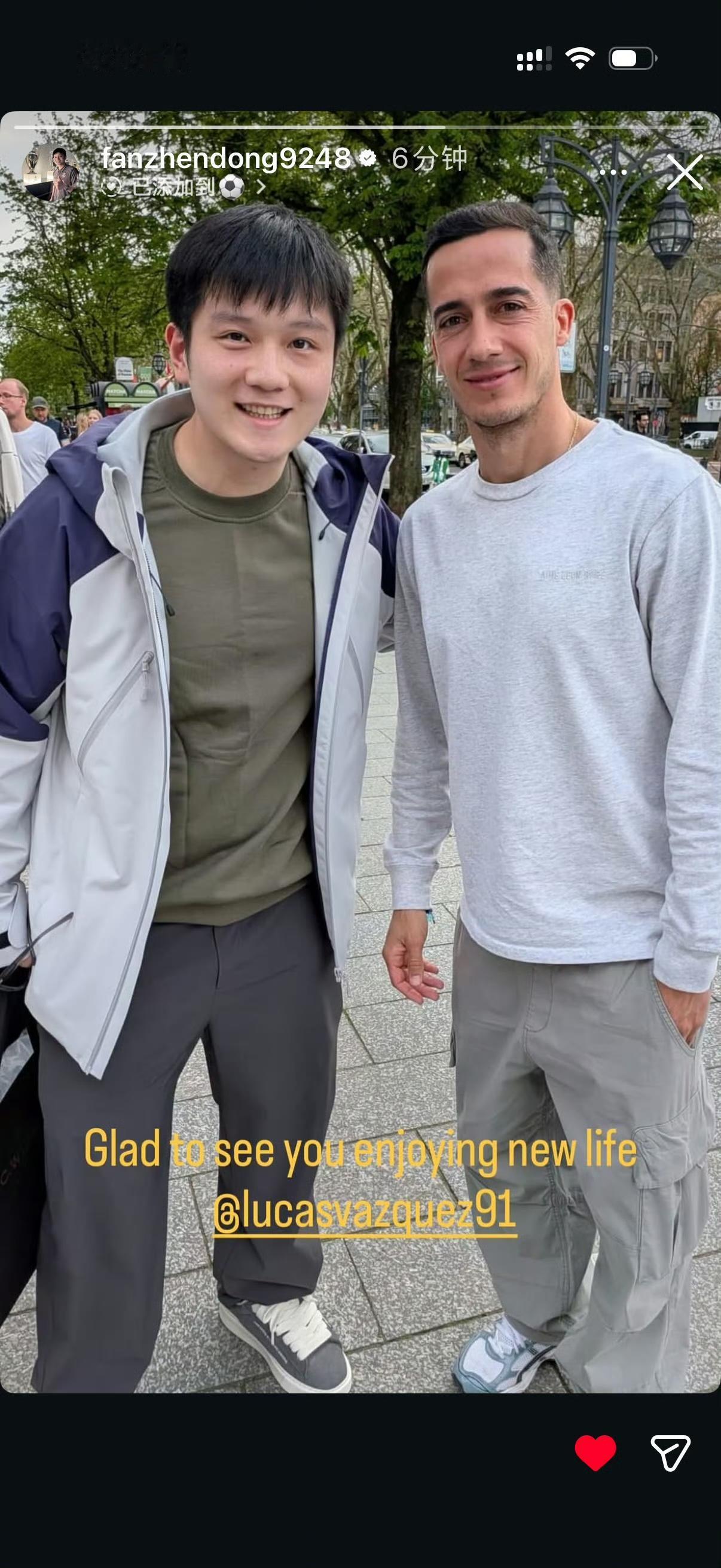 樊振东终于出现了，照片上3个细节让人感动。4月10日，中国乒乓球运动员樊振东