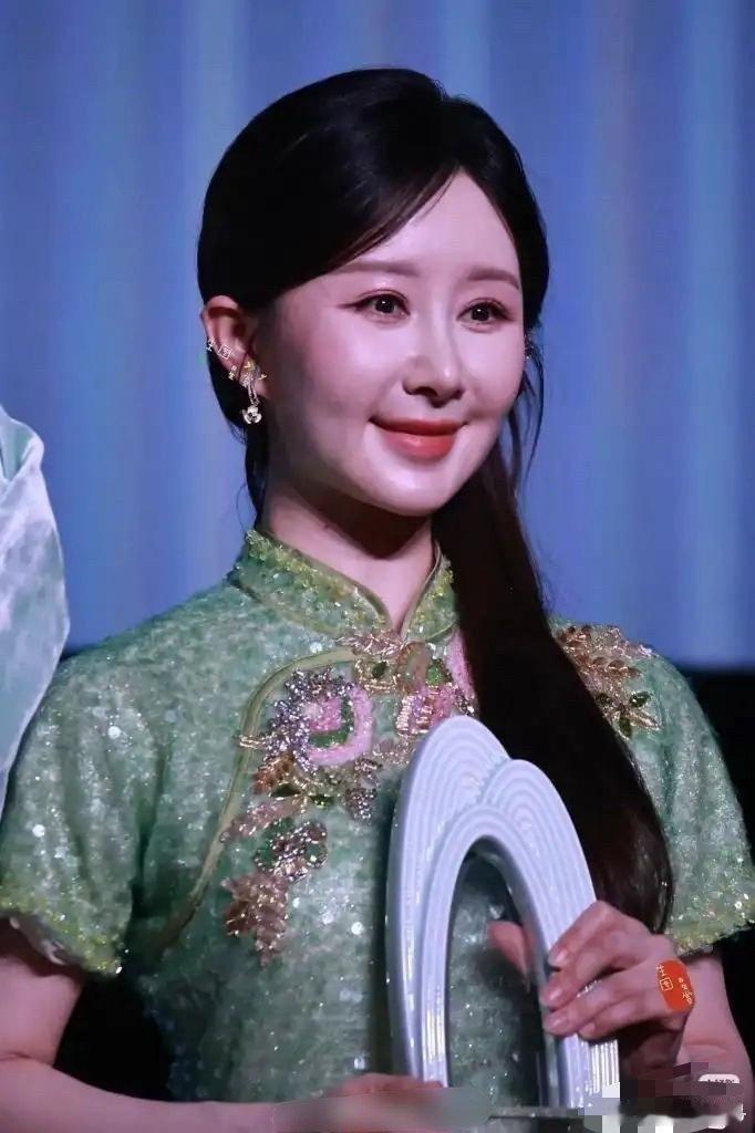 这是杨紫吗？怎么变成这样了？好僵​​​​​