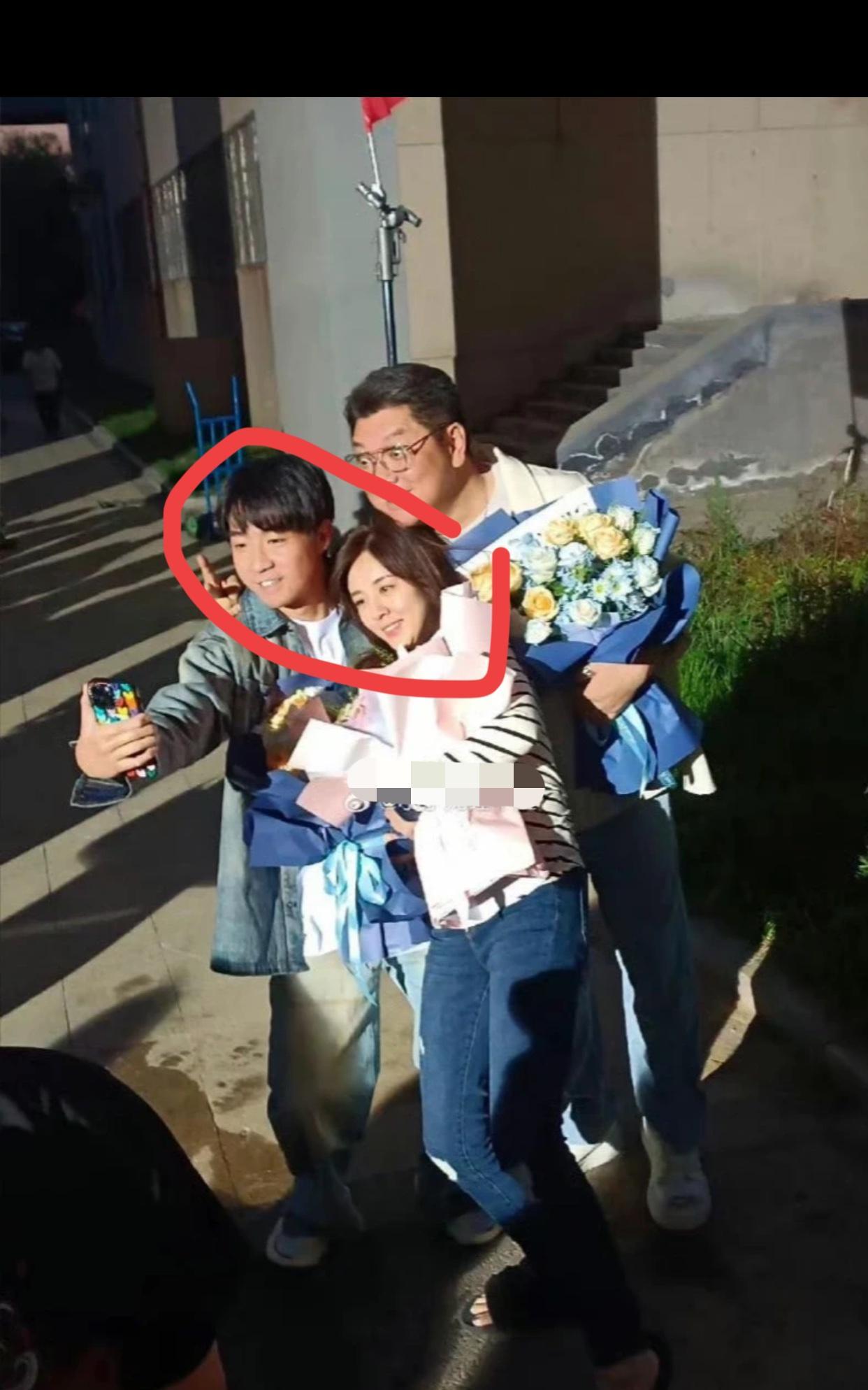 不会真的有人认为俞灏明配不上李晓晨吧俩人有共同的兴趣和默契。因为一起出演“惩