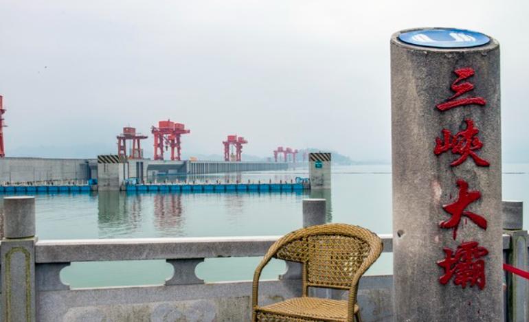 三峡大坝护体，荆州为何仍难赶超宜襄？真相很现实很多人都有一个疑问：三峡大坝建成