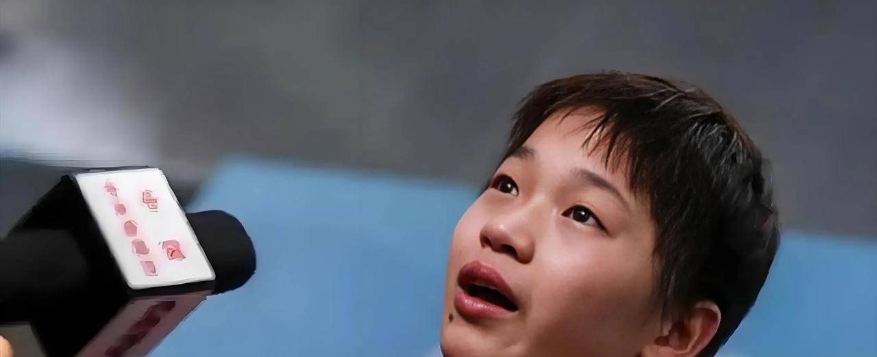 连拿三银就该被唱衰？全红婵的低谷期没那么简单！最近全红婵连续三站世界杯拿银牌，