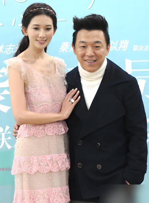 小S问黄渤，我和林志玲你选谁？黄渤连磕巴都没打，从长相、身高、体态数落到文凭，一句哪点能跟人家比直接