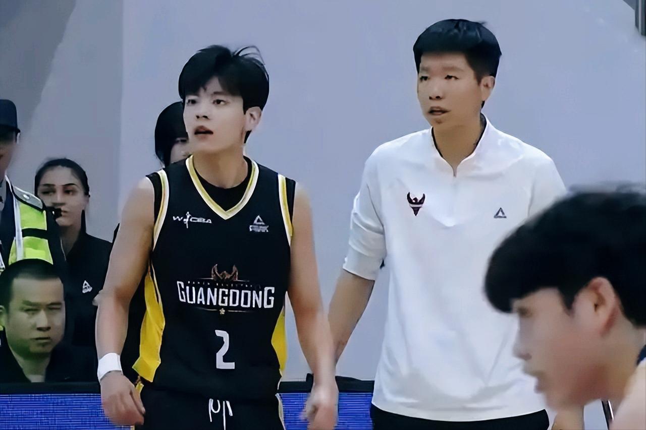 旧仇未报又添新恨！杨舒予23+7+6率广东女篮加时逆转，四川女篮缺少李梦真不行！