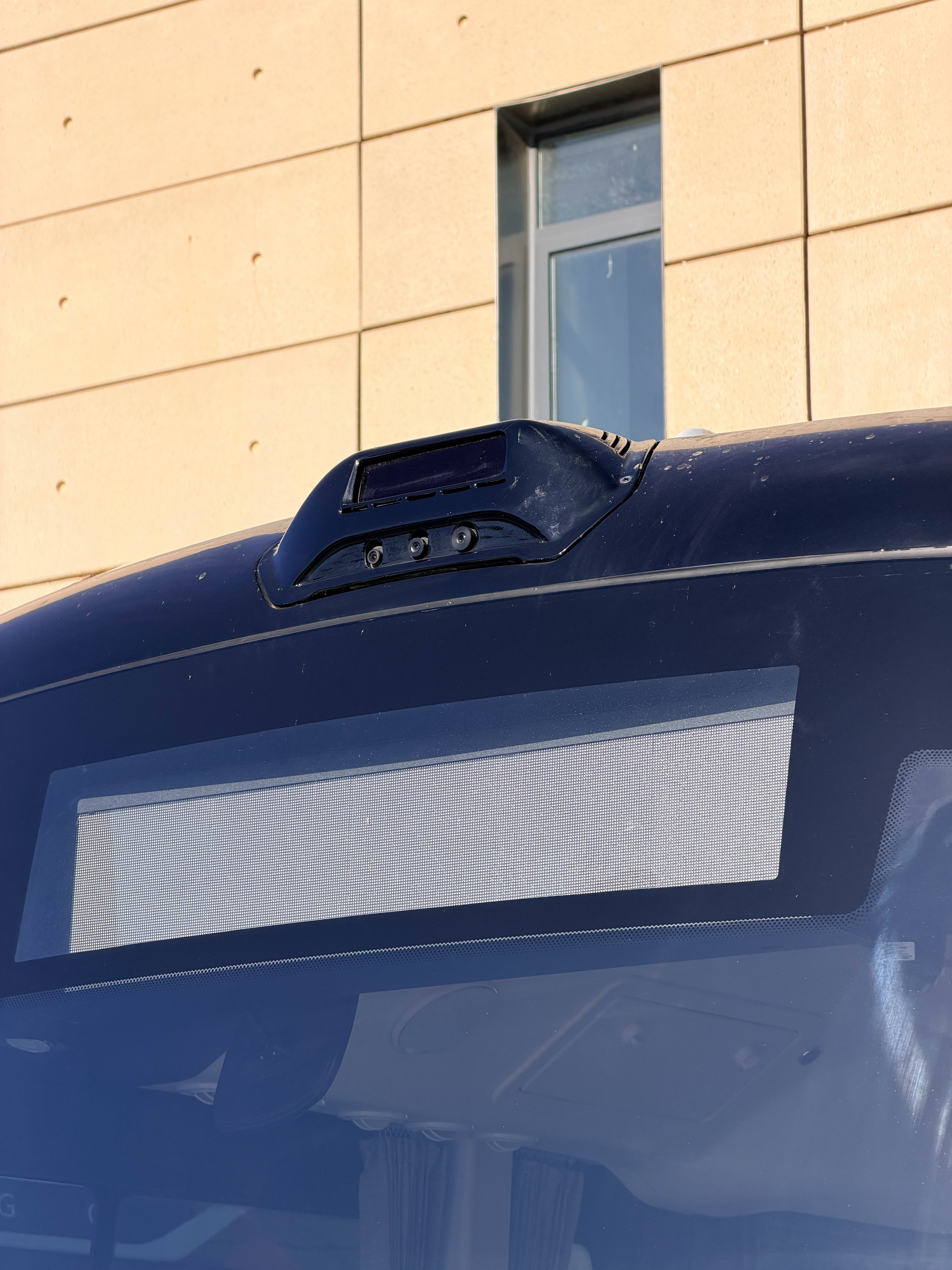 这大巴的辅助驾驶硬件挺全活