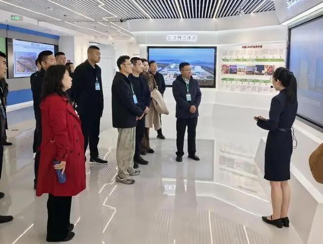 新疆十大女性企业家：李瑞琴在焉耆的石头滩上种葡萄，一种就是3万亩，身价33亿