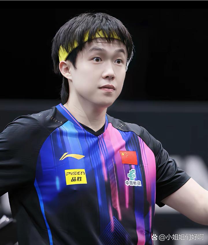 王楚钦拿了冠军，开口第一句是“终于打完了”。他没提自己。没提休赛期怎么练的