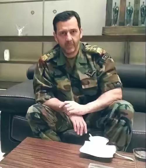 现在网上有人吹捧巴沙尔的弟弟马希尔。具体内容是这样的，马希尔在城破之前的几天一