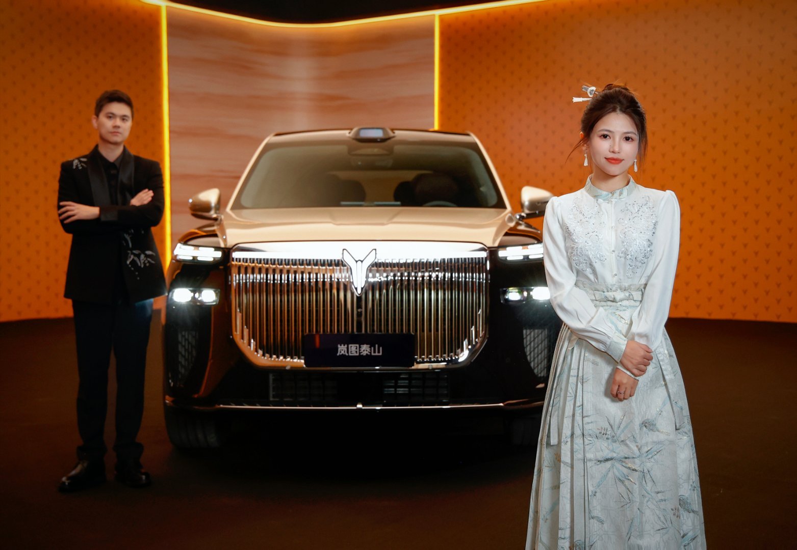 岚图泰山霸气极了说这是中式霸气配中式温婉你好看你说的都对岚图泰山​​​