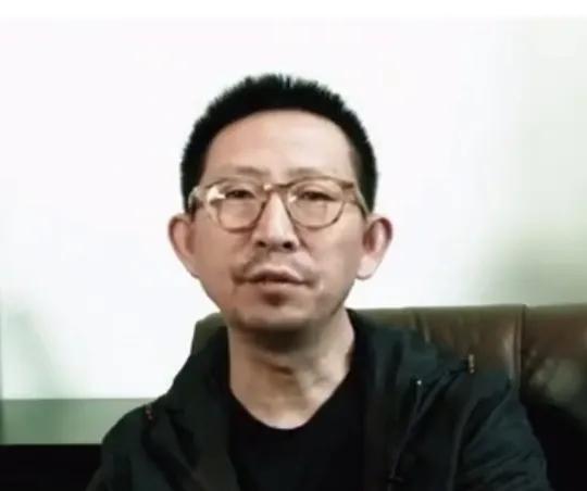 丁太升不讨人喜欢是因为太直率如果说乐评人丁太升腹中空空，没有真才实学，那绝不