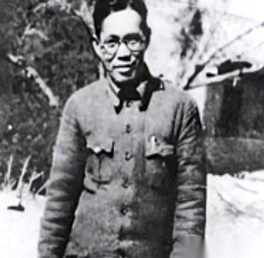 “今晚拿下他！”这是胡宗南下的命令，派了个女特务去的。我看到这儿，说实话，有