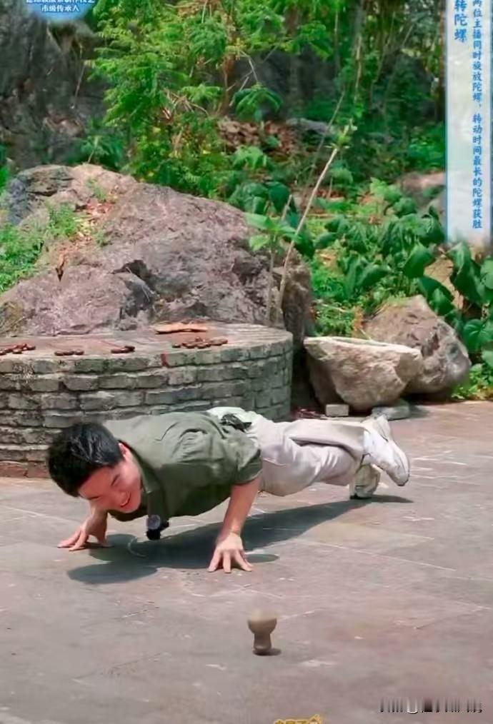 今天的快乐是董宇辉带来的，隔着屏幕笑得我前仰后合，晕倒在直播间。来到云南阅山