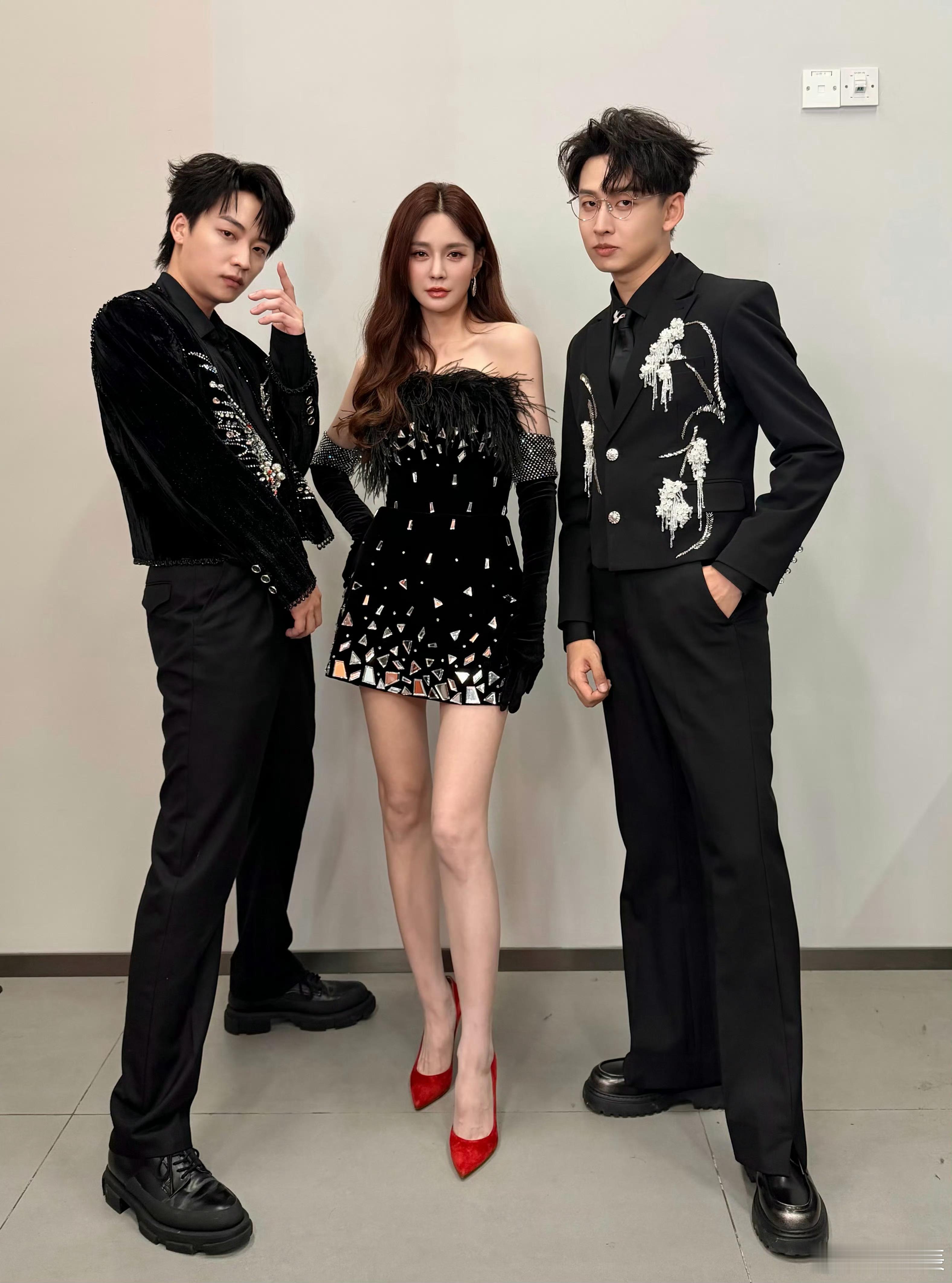 沈梦辰三套造型