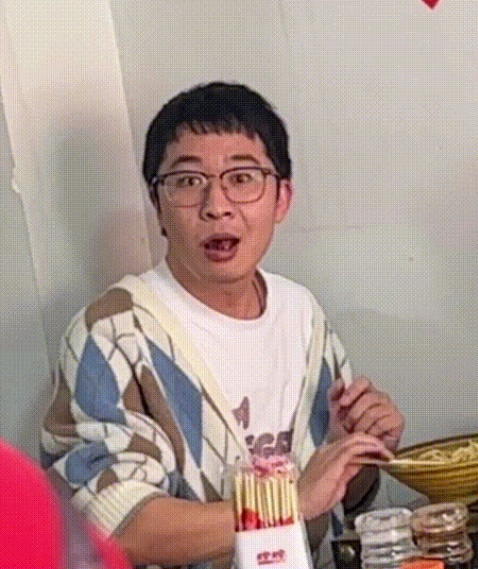 “惊出表情包了！”辽宁，女子五一偷偷带男朋友回家，决定给爸妈来个突然袭击，结果没