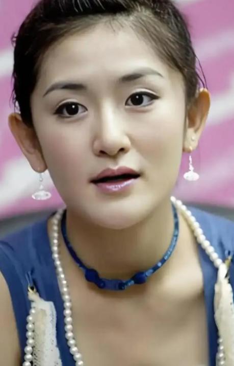 🌞一次，谢娜在包文婧那借了3万澳元，后来还给她3万人民币，包文婧闷闷不乐，