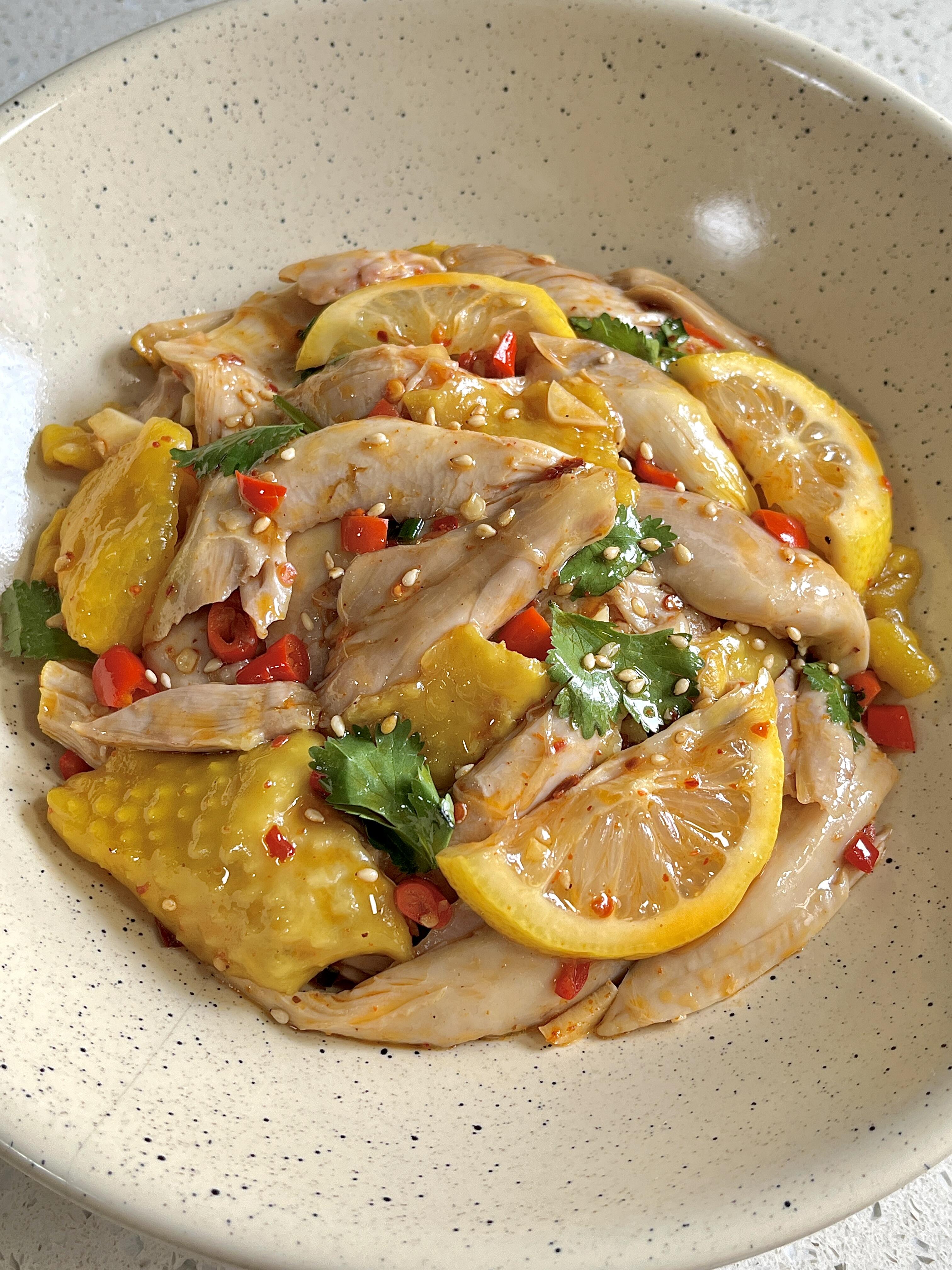 柠檬手撕鸡｜清爽开胃，香辣不腻超解馋🍋夏天就馋这口清爽解腻的柠檬手撕鸡！嫩滑