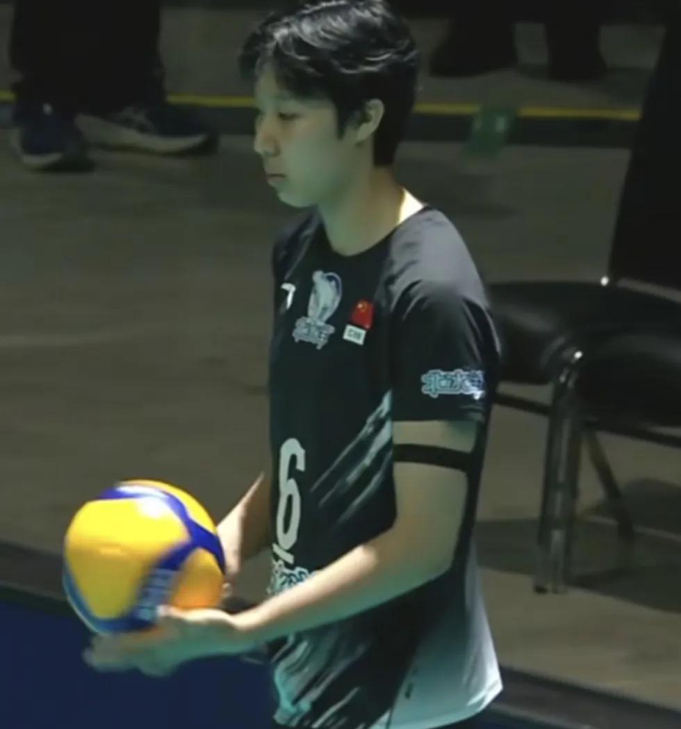 女排亚冠联赛，北京女排大比分2：3不敌哈萨克斯坦泽蒂苏队，五局比分为16：2