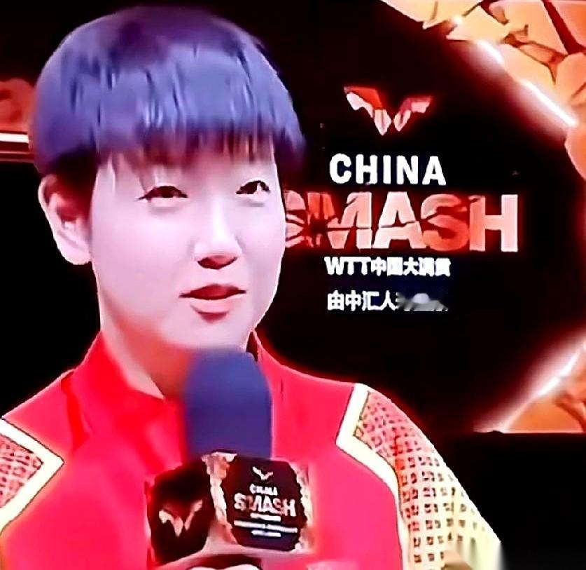 教练朱文韬脸一沉，整个训练馆的气氛都快结冰了。旁边的小队员，连呼吸都刻意放轻，