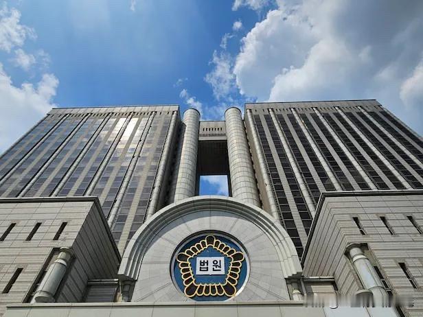 6月12日，韩国前总统尹锡悦再迎噩耗，继因无人机事件被判刑30年后，同日最高法院