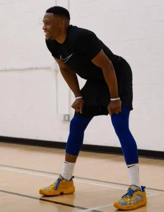 NBA自由球员威斯布鲁克绝对不会重回火箭！今天据美国名记Shams透露，火箭后卫