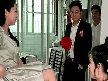 伤害性不大，侮辱性极强。想起前阵子朋友说过个真事，接亲时伴娘团让新郎穿粉色蓬