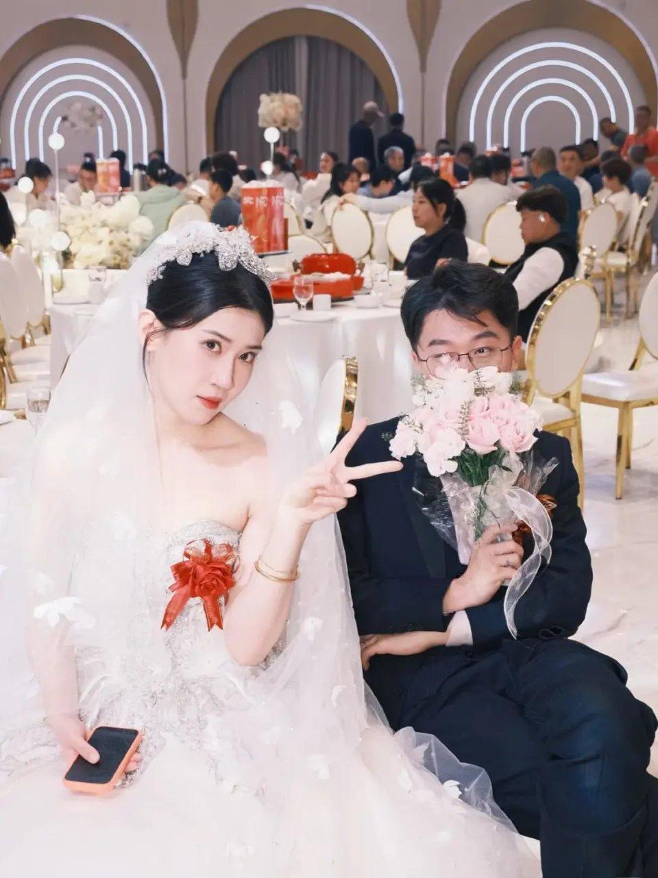 你可能和我一样想不明白，山西一女子与房东结婚，为啥就能火？最近，有这样一条