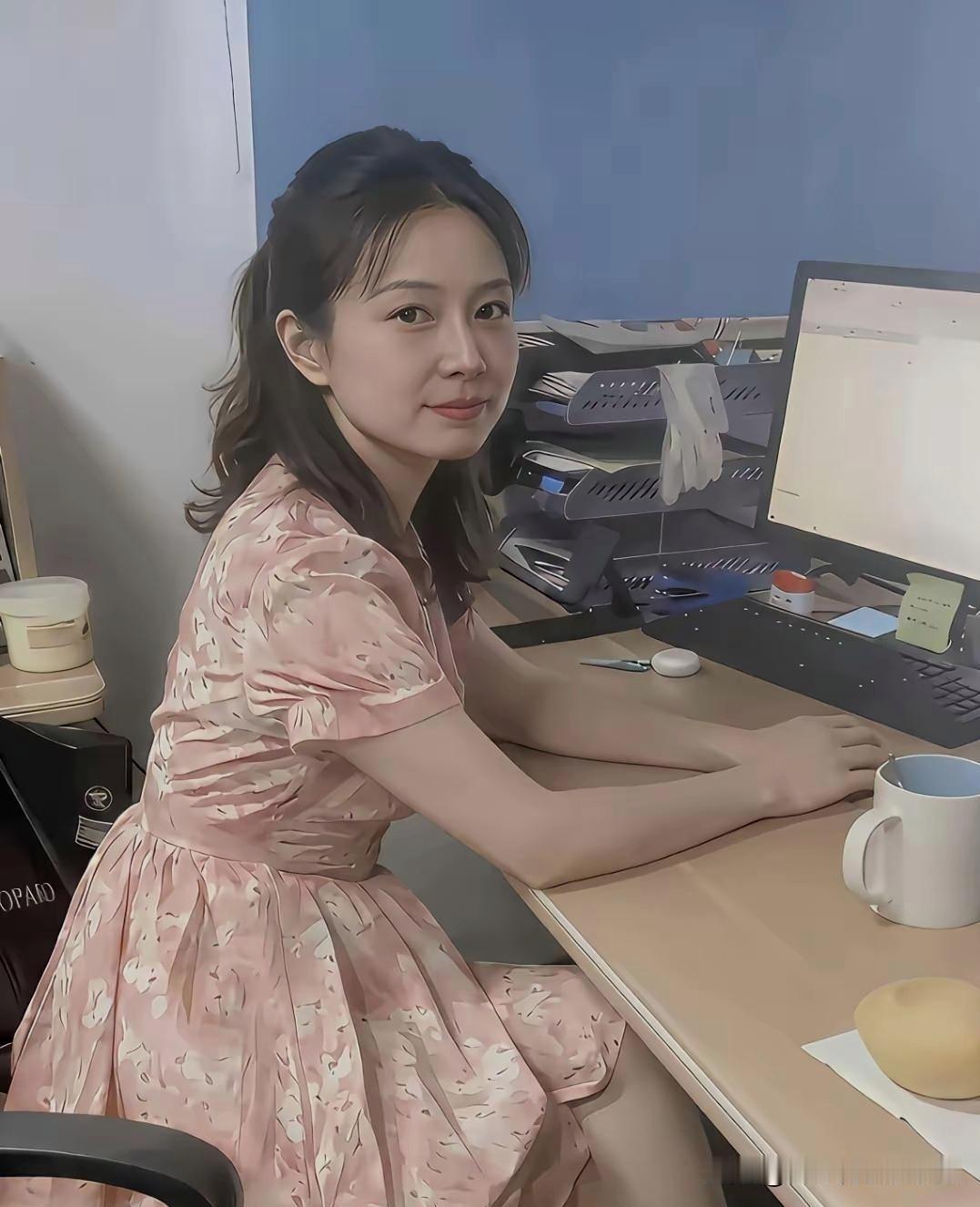 假如你是公司老板，这两位员工你会选择留下哪一位？左边这位看着温柔亲和，右边