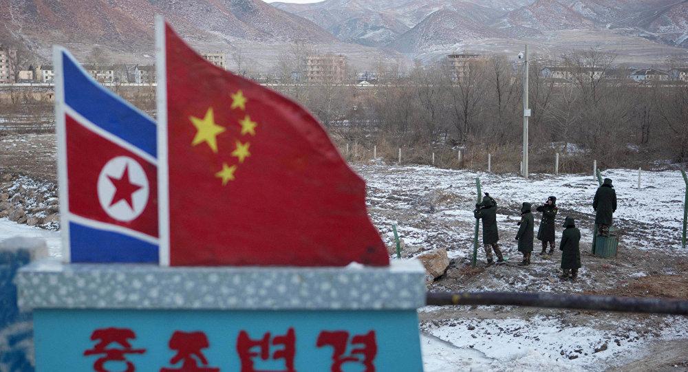 五个社会主义国家，除了中国周边有三个，另外一个在加勒比海：1、中国周边三个，第一